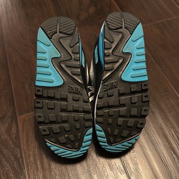 Women’s Nike Air Max 90 - Picture 6 of 6